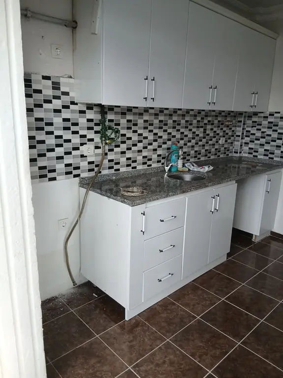 Maltepe Lokasyonu Güzel Ana Caddeye 50 Metremünibüs Duragına Yakın 3+1 Kiralık Daire 1