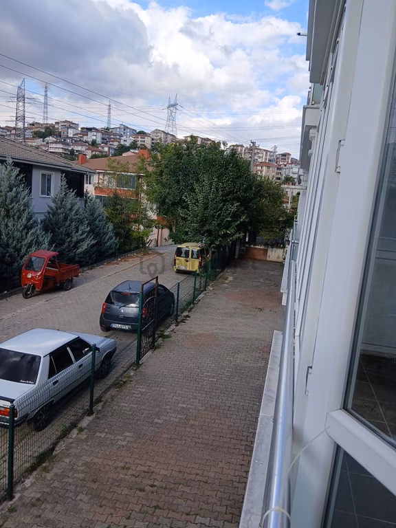 Maltepe Cad Genç Yaşam Sıtesi Lokasyonu Güzel Ana Caddeye Duragına Yakın 3+1 Kiralık Daire 2