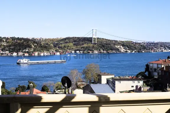 Emirgan Boyacıköy’de Boğaz Manzaralı, Bahçeli, Otoparklı Müstakil Ev 1