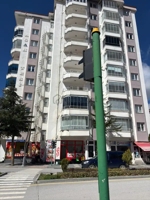 Güngör Emlaktan Agah Sitesinde 4+1 Satılık Daire 2