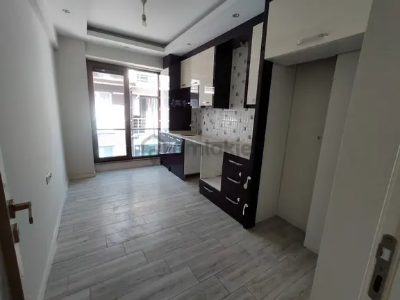 Askeriye Yanında 130m2 3+1 Kiralık Daire 1