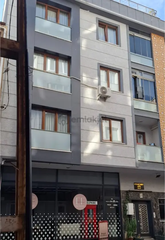 Satılık E-5 Ve Aydınlıyolu Caddeye Yakın 3+1 Daire 2