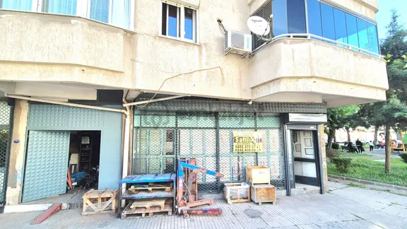 Bayraklı Mansuroğlu 8m Cepheli 380v Altyapılı Satılık Dükkan 2