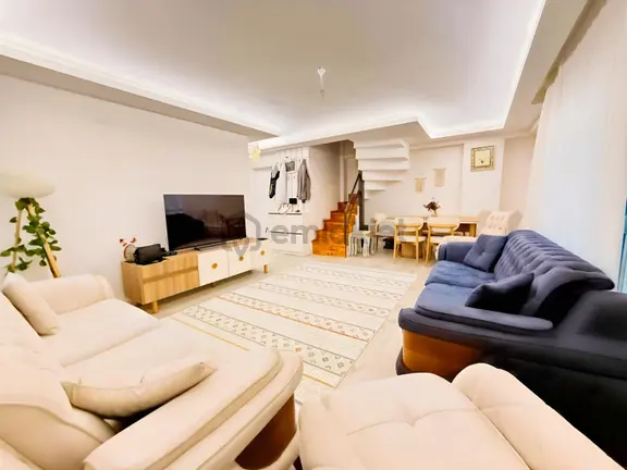Bm Real Estate Millet Mah'de Satılık 3+1 Dubleks Daire 1