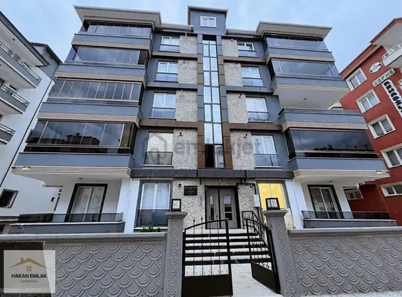 Hakan Emlaktan Mahmut Evlerde Satılık Daire ( 110 Favori ) 1