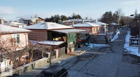 Bahçelievler'de Satılık 6+1 Dubleks Villa, 488m² Arsa 1