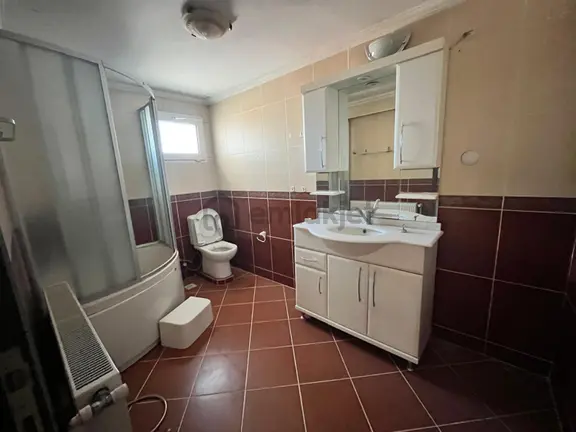 Danışment Yakını Yunus Emre Cad. Üzerinde Asansörlü Site İçi 3+1 1