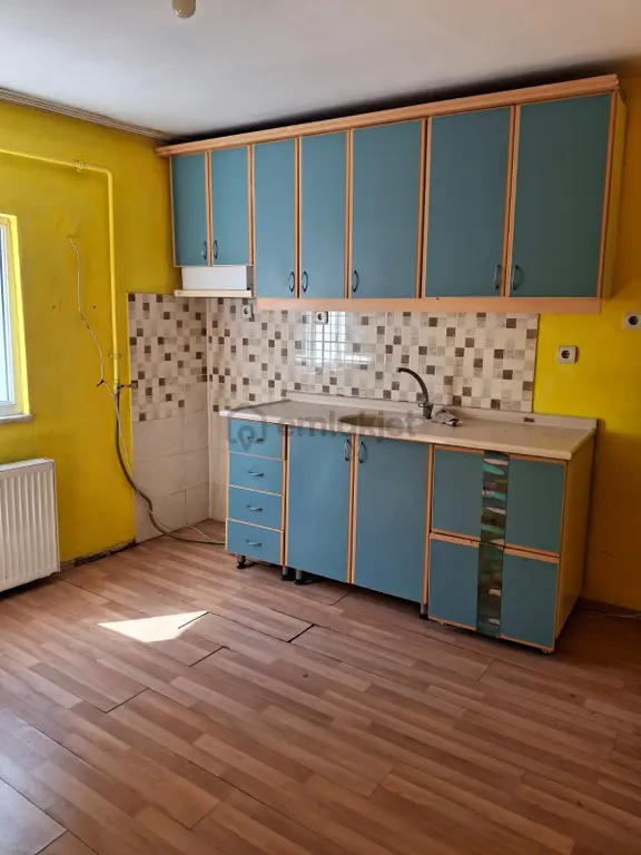Tokat Niksar 'da Adalet Gold Group Emlak'tan Kiralık Daire 2+1 Uygun Fiyata Bengiler Mahallesinde 1