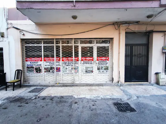 Satılık Dükkan İzmir Karabağlar Bozyaka Dalgıçlar Mevkii İstikbal Mob. Yakınında 1