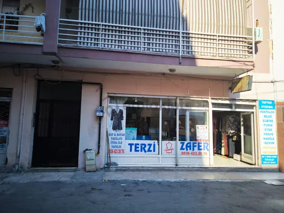 İzmir Karabağlar Bozyaka Dalgıçlar Mevkii İstikbal Mob. Yakınında Satılık Dükkan 1