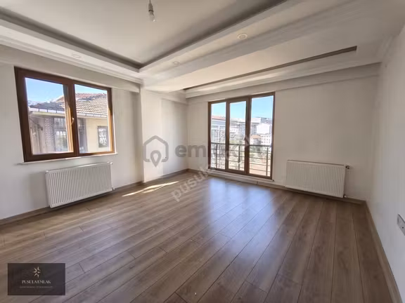 Topçular Mah.mükemmel Konumda Otoparklı 110m²3+1 Daire 2