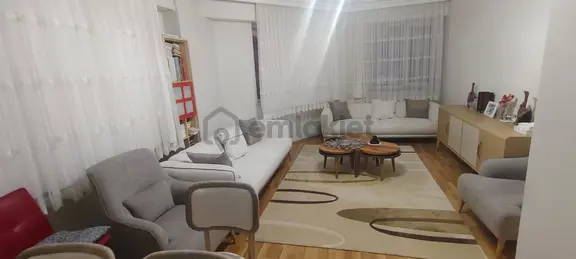 Şirintepe Mahallesinde Cadde Üstünde 2+1 Ebeveyn Banyolu Daire 1