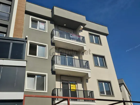 Menemen Seyrek Merkezde Satılık 1+1 Yeni Doğalgazlı Daire 1