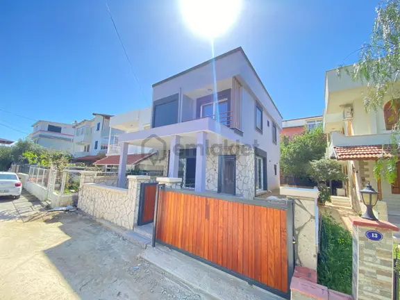 Seferihisar Doğanbeyde Satılık Sıfır Tek Müstakil 3+1 Lüks Villa 1