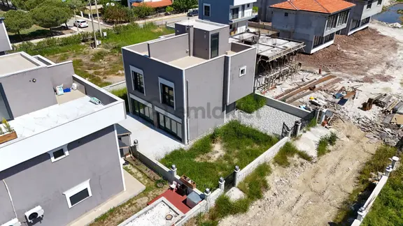 Dikili Çandarlı Mahallesinde Satılık Yazlık 1