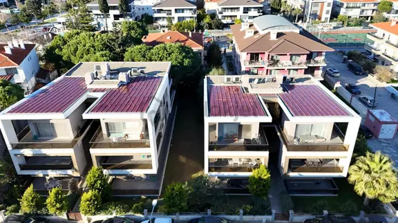 Çeşme Marina Bölgesi Asansörlü Geniş Balkonlu 2+1 Lüks Daire 1