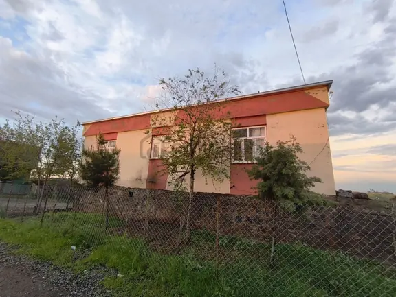 Diyarbakır'da 19 Dönüm +3 Müstakil Ev İle Birlikte Satılıktır. 1