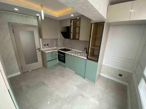 Selçuklu Mah. Ara Katta Salon Bağımsız Yapılı Satılık Daire 2