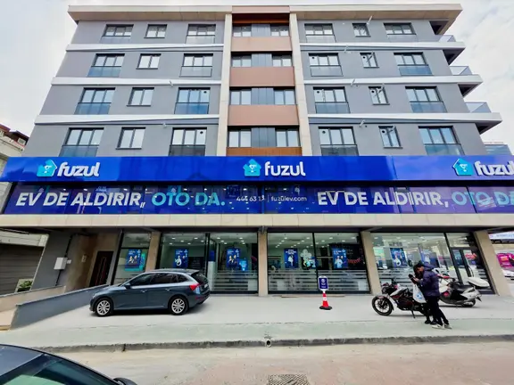 Remax'tan Satılık Metrobüs Durağında Mutfak/wc/balkonlu Ofis 2