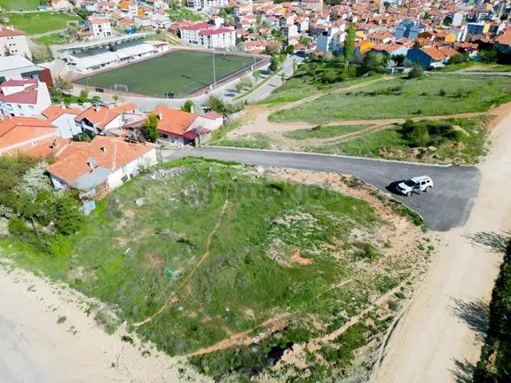 Favori'den Merkez'de 2 Kat İmarlı Arsa 2