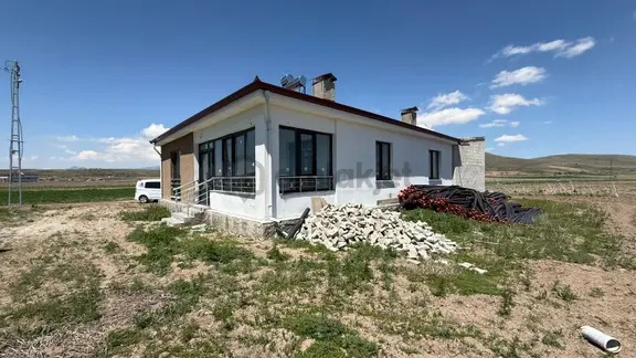 Öz Gaye Emlaktan Develi Ayvazhacı Mahallesinde Satılık Müstakil Ev Ve Tarla 1