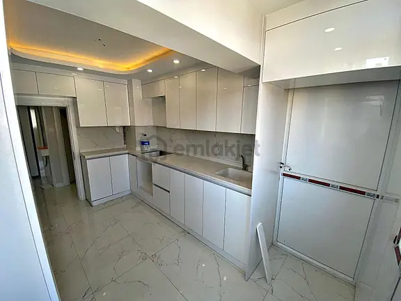 Akşemsettin Mahallesin'de Ön Cephe Lüx Yapılı 3+1 Daire 2