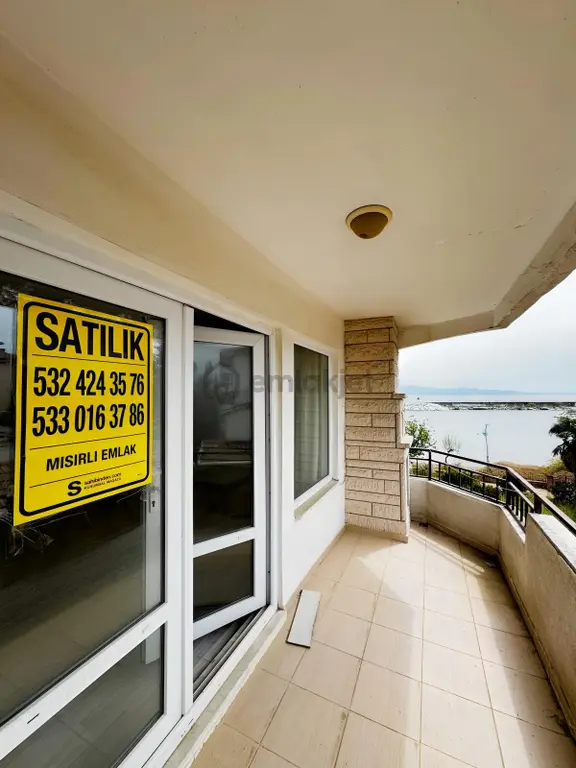 Mısırlı'dan Denize Sıfır Site'de Deniz Manzaralı Daire (114m2) 2