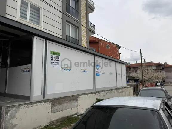 Duru'dan Kanlıca Mh. Satılık 130m2 Bodrumlu Dükkan 2