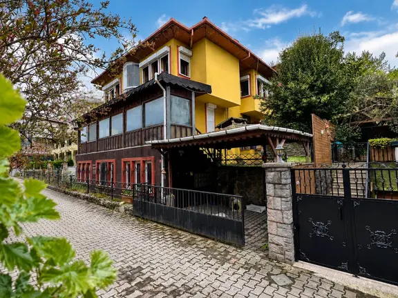 Üsküdar Çengelköy Ata-2 Sitesinde 300 M2 Tripleks Tekli Villa 2