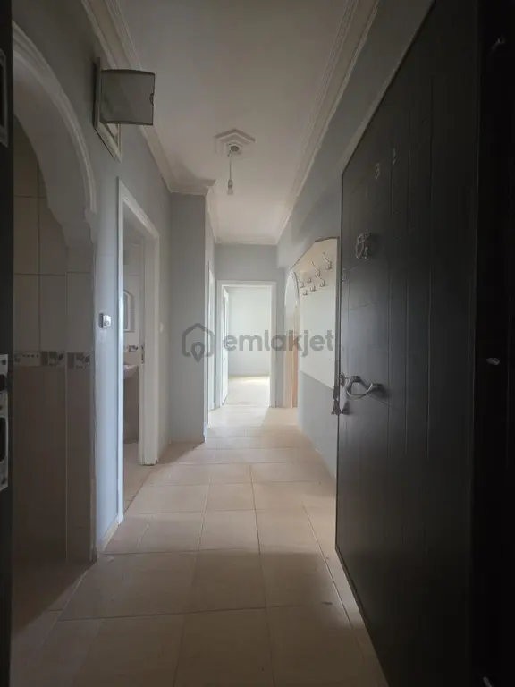 Aydoğmuş Mahallesinde Ayrı Mutfaklı 2+1 Kiralık 1