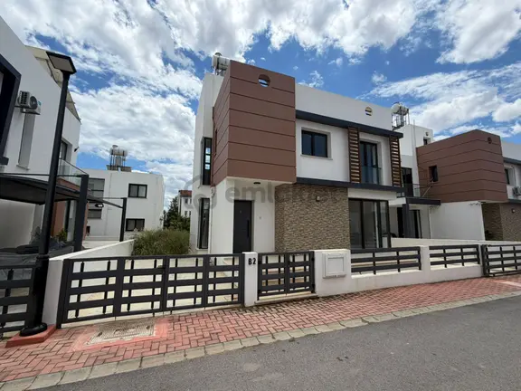 Kuzey Kıbrıs Yeniboğaziçi Bölgesinde Satılık Sıfır 3+1 Villa 1