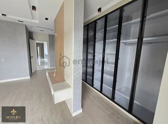 Site İçerisinde Lüks Yaşamın Yeni Adresı 4+1 Lüks Villa 2