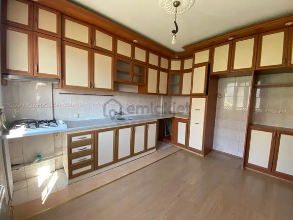 Reşatbey Kırbağlar Mevkiinde Yatırımlık 2+1 Satılık Daire. 2