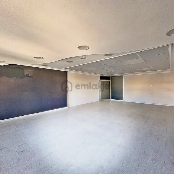 Barış Mahallesi İşyerine Uygun 3+1 Kiralık Ofis/işyeri 2