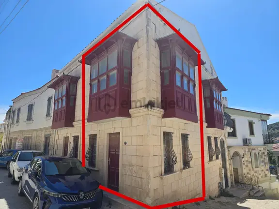 Çeşme Musalla Merkezde Köşe Konumlu Satılık 2+1 Dubleks Daire 2