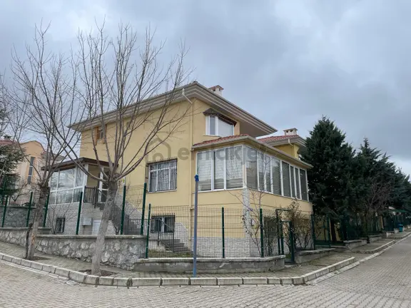 Ankara Çayyolu Teda Villalarında Full Yapılı Manzaralı Satılık Villa 1