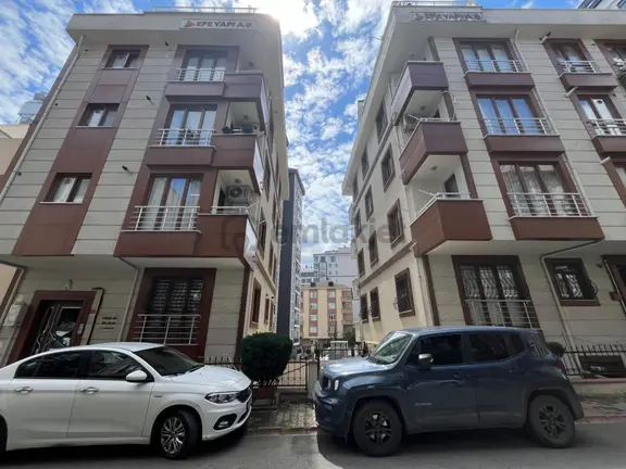 Kapalı Otoparklı! Ümraniye Esenevler'de Satılık Boş 1+1 Daire 1
