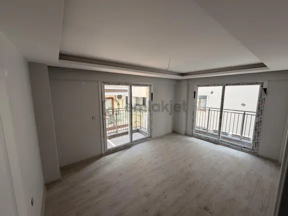 Acilll Konak Zafertepe Mah.de İzmirpark Avm Yakını 2+1 80m2 Ayrı Mutfak Arakat Asansörlü Sıfır Daire 1