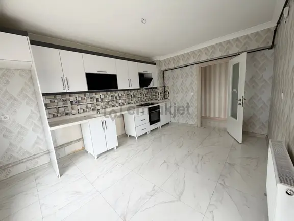Yıldız'dan Okullar Bölgesnde Katta Türk Hamamlı Geniş Balkon 3+1 1