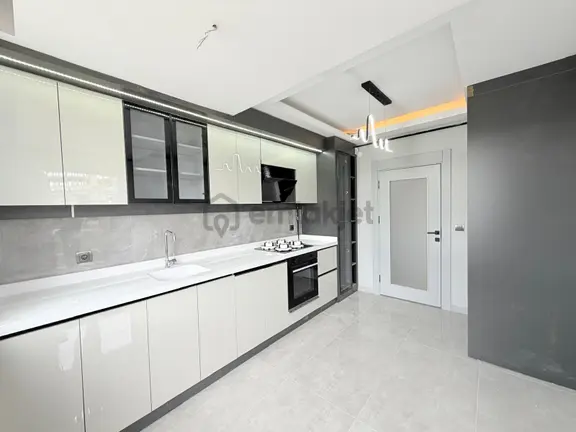 Yıldız'dan Kredi Limitsiz Merkezi Konum Lüx İşçilikli Katta 3+1 Fırsatıı ! 2