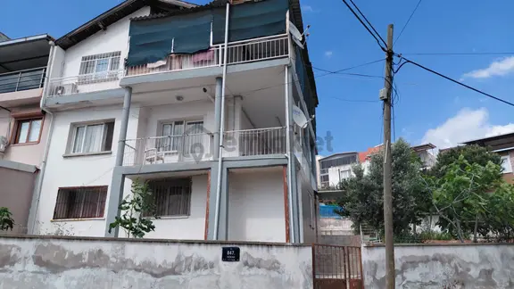 Atatürk Mahallesinde Eşsiz Konumda 3 Katlı Köşe Bina 1