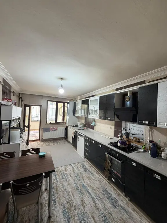 Merkezi Konumda Satılık 4+1 Daire 2