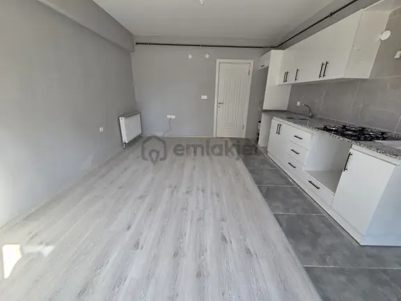 Keşan'da Üniversite Ve Askeriye'ye Yakın Kiralık 2+0 Daire 2