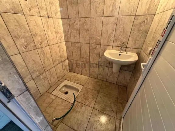 Karşıyaka Yetsan İşmerkezinde 80m2 Her İşe Uygun Kiralık İşyeri 2