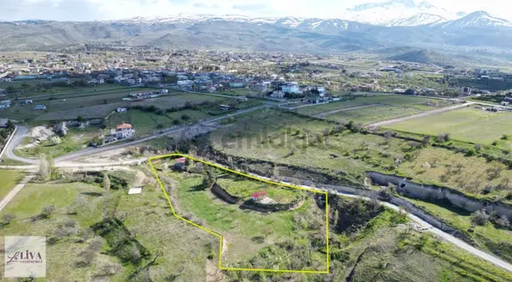 Livadan Reşadiye'de İmara Sınır 5587 M² Tek Tapu Konteynırlı Bağ 2