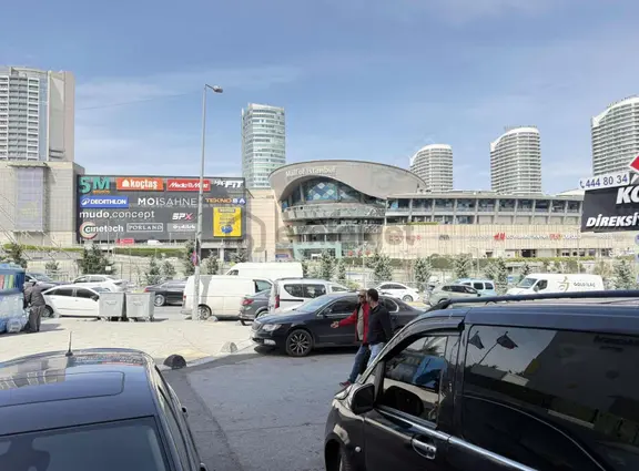 Basın Express'te Satılık 1250m2 Plaza 2