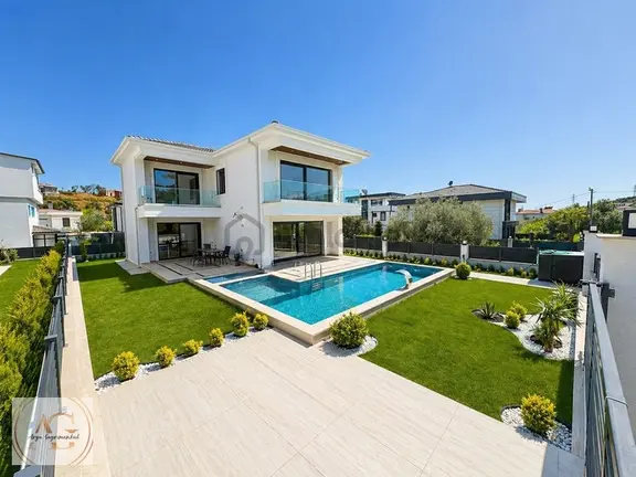 Aryadan Gürede Satılık 3+1 Müstakil Havuzlu Lüks Villa 1