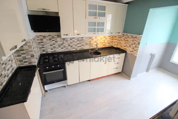 Hemdem Gayrimenkul'den Topçu'da 14.cadde Yanı Ön Cephe 4+1 Satılık Daire 2
