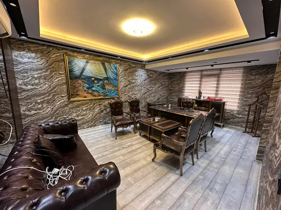 Akev Gayrimenkul'den Merkezi Lokasyon'da Eşyalı Lüks 3+1 Ofis 1