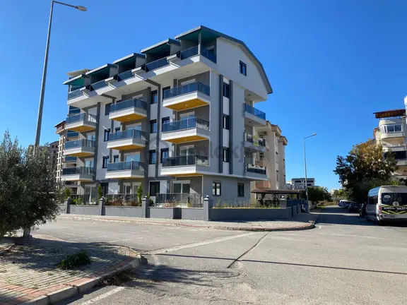 Köşe Parselde Sıfır Bınada Genış Balkonlu 1+1 1